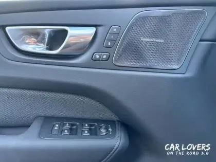 Photo 19 Volvo Xc60  T6 AWD Hybride rechargeable 253 ch+145 ch Geartronic 8