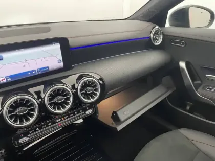 Photo 34 Mercedes CLA  Coupé 250 e Hybrid EQ 8G-DCT