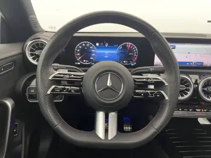 Photo 22 Mercedes CLA  Coupé 250 e Hybrid EQ 8G-DCT