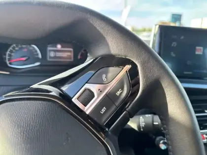 Photo 19 Peugeot 208  PureTech 100 S&S BVM6