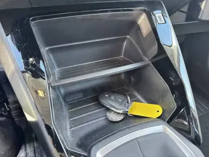 Photo 23 Peugeot 208  PureTech 100 S&S BVM6