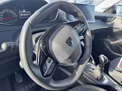 Photo 8 Peugeot 208  PureTech 100 S&S BVM6