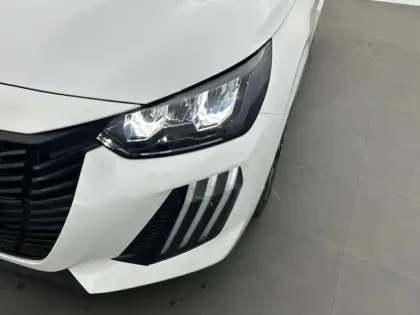 Photo 39 Peugeot 208  PureTech 100 S&S BVM6