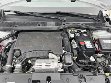 Photo 47 Peugeot 208  PureTech 100 S&S BVM6