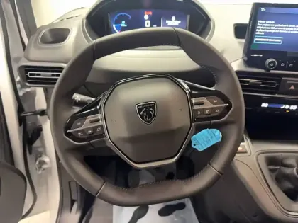 Photo 12 Peugeot Partner  FOURGON M DIESEL 100 CH MANUELLE