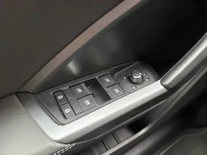 Photo 74 Audi Q3  35 TFSI 150 ch S tronic 7