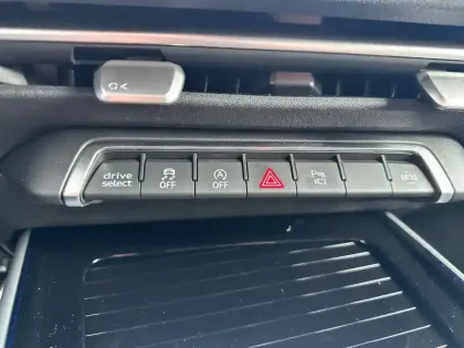 Photo 27 Audi Q3  TDI 150 ch S tronic 7