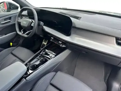 Photo 8 Audi Q3  TDI 150 ch S tronic 7