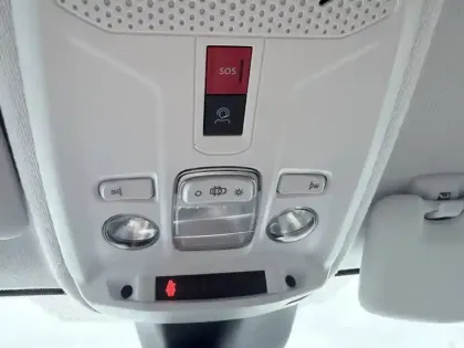 Photo 39 Peugeot 208  Hybrid 100 e-DCS6