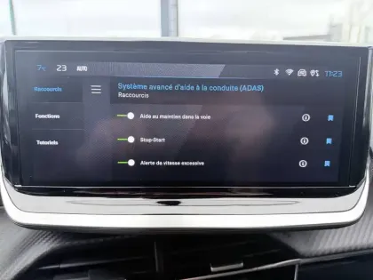 Photo 35 Peugeot 208  Hybrid 100 e-DCS6