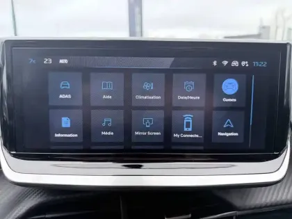 Photo 33 Peugeot 208  Hybrid 100 e-DCS6