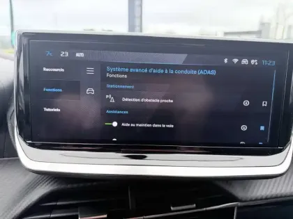 Photo 36 Peugeot 208  Hybrid 100 e-DCS6