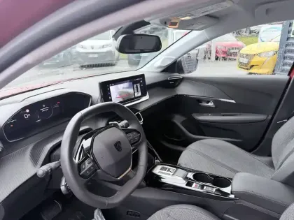 Photo 15 Peugeot 208  Hybrid 100 e-DCS6