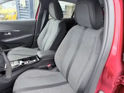 Photo 16 Peugeot 208  Hybrid 100 e-DCS6