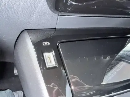 Photo 23 Peugeot 208  Hybrid 100 e-DCS6