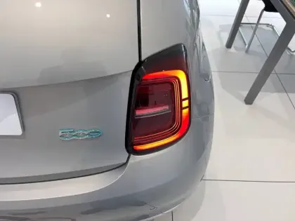 Photo 21 Fiat 500  e 95 ch