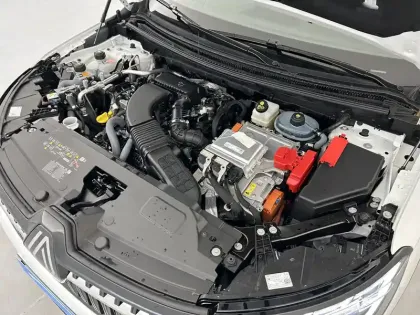 Photo 23 Renault Espace  E-Tech full hybrid 200 GSR2