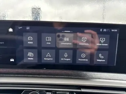 Photo 18 Peugeot 3008  Electrique 73 kWh 210 ch