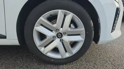 Photo 8 Renault Clio  E-Tech full hybrid 145 ch GSR2