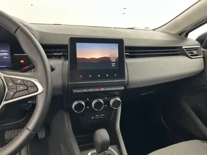 Photo 9 Renault Clio  E-Tech full hybrid 145