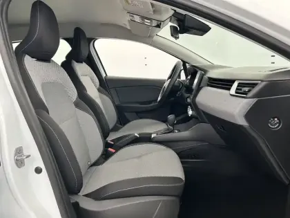 Photo 9 Renault Clio  E-Tech full hybrid 145 ch GSR2