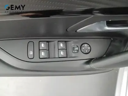 Photo 11 Peugeot 208  Electrique 50 kWh 136ch