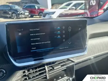 Photo 19 Peugeot 2008  PureTech 130 S&S EAT8