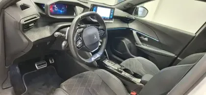 Photo 12 Peugeot 2008  PureTech 130 S&S EAT8