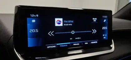 Photo 21 Peugeot 2008  PureTech 130 S&S EAT8