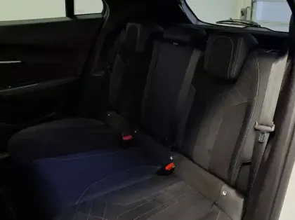 Photo 2 Peugeot 2008  PureTech 130 S&S EAT8