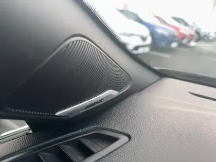 Photo 44 Renault Clio  E-Tech 140