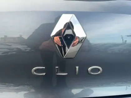 Photo 12 Renault Clio  E-Tech 140