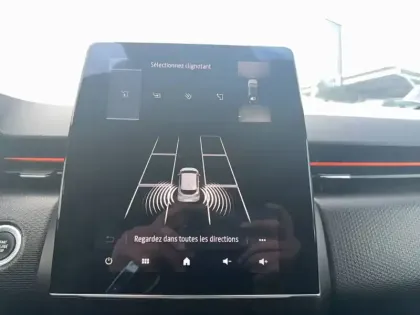 Photo 43 Renault Clio  E-Tech 140