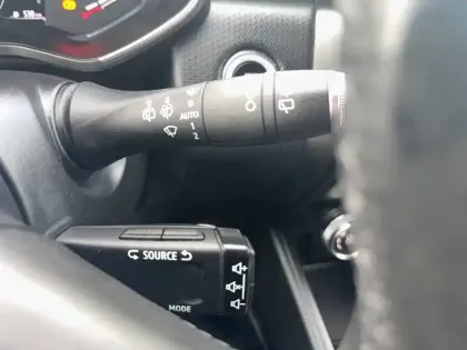 Photo 36 Renault Clio  E-Tech 140