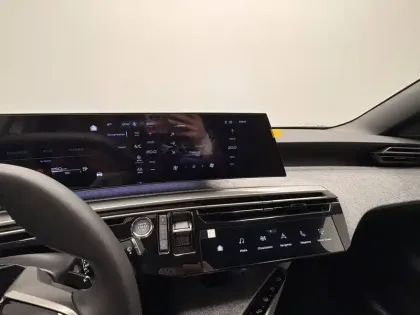 Photo 76 Peugeot 3008  Hybrid 145 e-DCS6