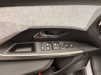 Photo 54 Peugeot 3008  Hybrid 145 e-DCS6