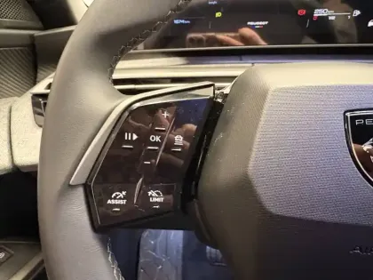 Photo 107 Peugeot 3008  Hybrid 145 e-DCS6