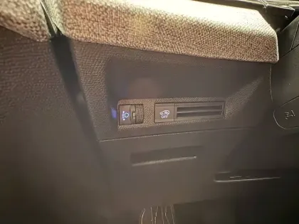 Photo 126 Peugeot 3008  Hybrid 145 e-DCS6