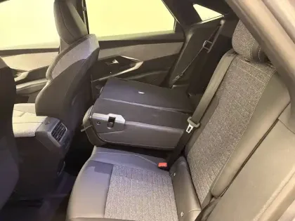 Photo 71 Peugeot 3008  Hybrid 145 e-DCS6