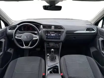 Photo 10 Volkswagen Tiguan  2.0 TDI 150ch DSG7