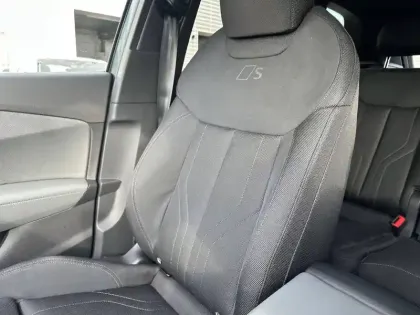 Photo 27 Audi Q3  TFSI 150 ch Hybride S tronic 7