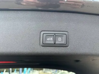 Photo 34 Audi Q3  TFSI 150 ch Hybride S tronic 7