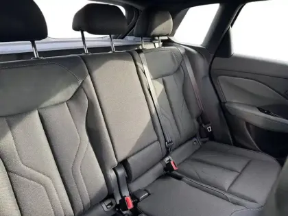 Photo 9 Audi Q3  TFSI 150 ch Hybride S tronic 7