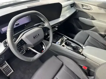 Photo 14 Audi Q3  TFSI 150 ch Hybride S tronic 7