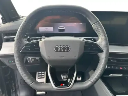 Photo 15 Audi Q3  TFSI 150 ch Hybride S tronic 7