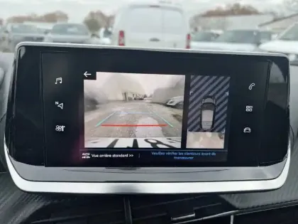 Photo 14 Peugeot 208  PureTech 100 S&S EAT8