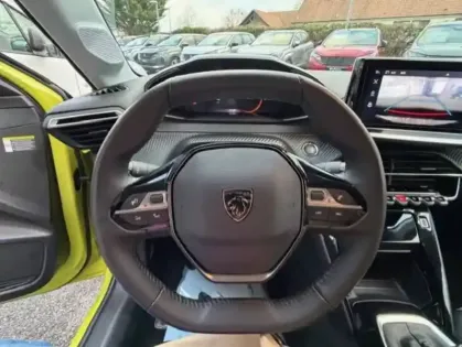 Photo 14 Peugeot 208  PureTech 100 S&S BVM6