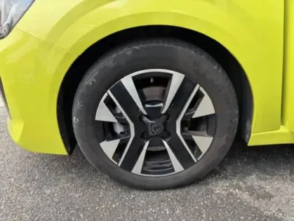 Photo 20 Peugeot 208  PureTech 100 S&S BVM6