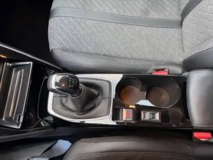 Photo 18 Peugeot 208  PureTech 100 S&S BVM6