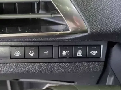 Photo 23 Peugeot 3008  Hybrid 225 e-EAT8